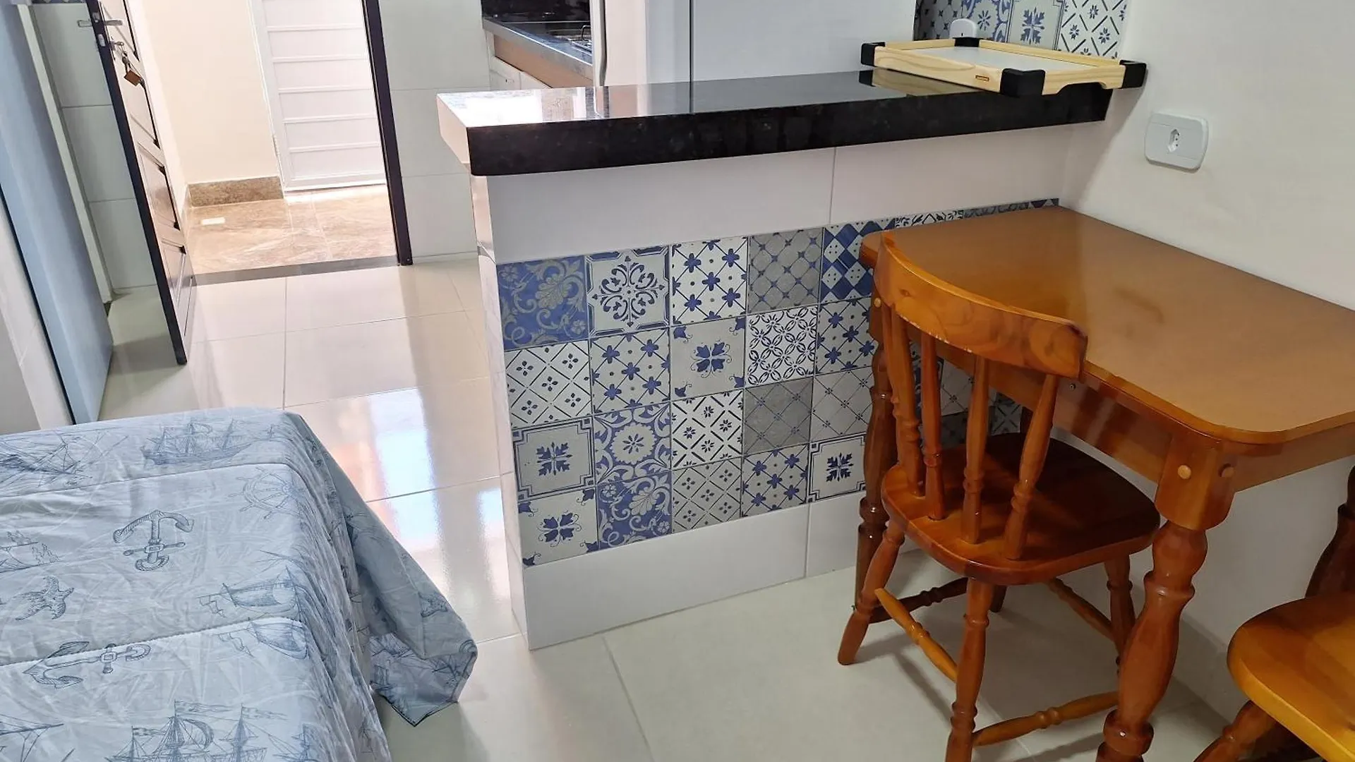 Kitinetes Cabo Frio Apartment 0*,